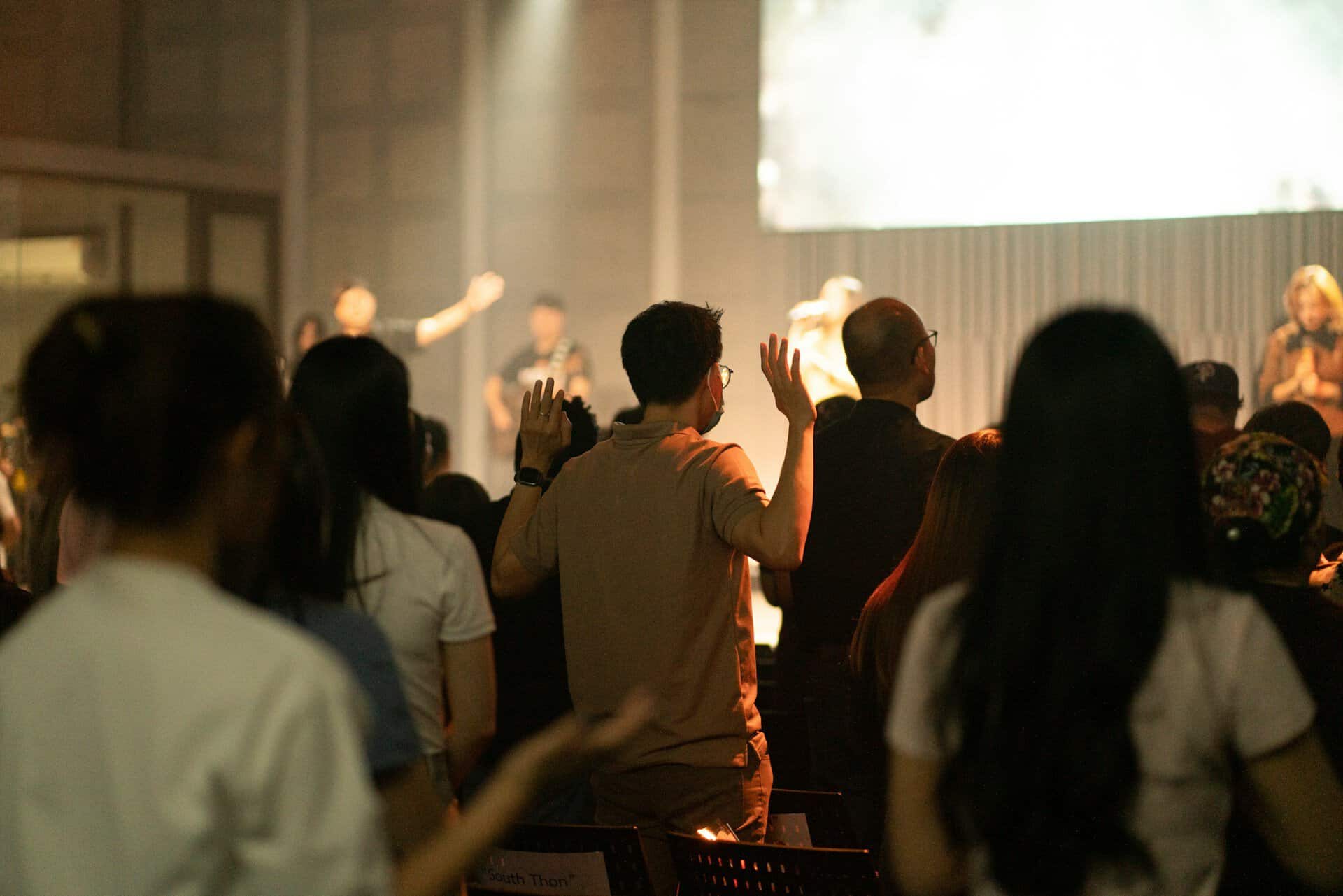 non-denominational churches and communities